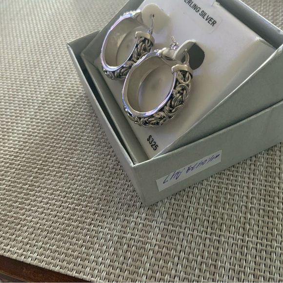 NWT. Sterling silver byzantine style decor earrings. They are signed 925 Italy. - Picture 5 of 6